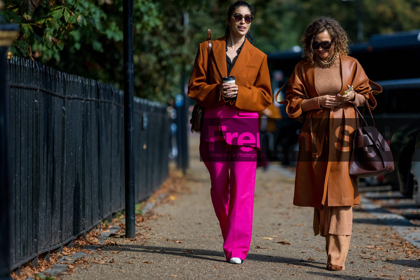 Caroline Issa, orange, fuscia, blazer, suit, camel, trousers, handbag, leather, necklace, sunglasses, fashion week, frenchystyle, FW, jonathan paciullo, street style, SPRING SUMMER 2022, SS 22, LFW, LONDON, horizontal, full length, atmosphere details