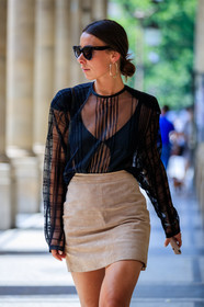 alice & j.s, atmosphere details, beige skirt, black bra, black top, detail, earrings, fashion week, frenchystyle, FW, jonathan paciullo, lace, louis vuitton, MENSWEAR, PARIS, PFW, see through, silk top, SPRING SUMMER 2018, SS 18, street style, sunglasses, vertical