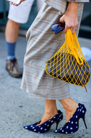 atmosphere details, balenciaga, blue shoes, brown bag, checked skirt, detail, fashion week, frenchystyle, FW, grey skirt, high heels, jonathan paciullo, leather bag, leather shoes, louis vuitton, monogram, net shopper, NEW YORK, NYFW, plaid, polka dot, printed bag, printed shoes, printed skirt, SPRING SUMMER 2018, SS 18, street style, vertical, yellow bag