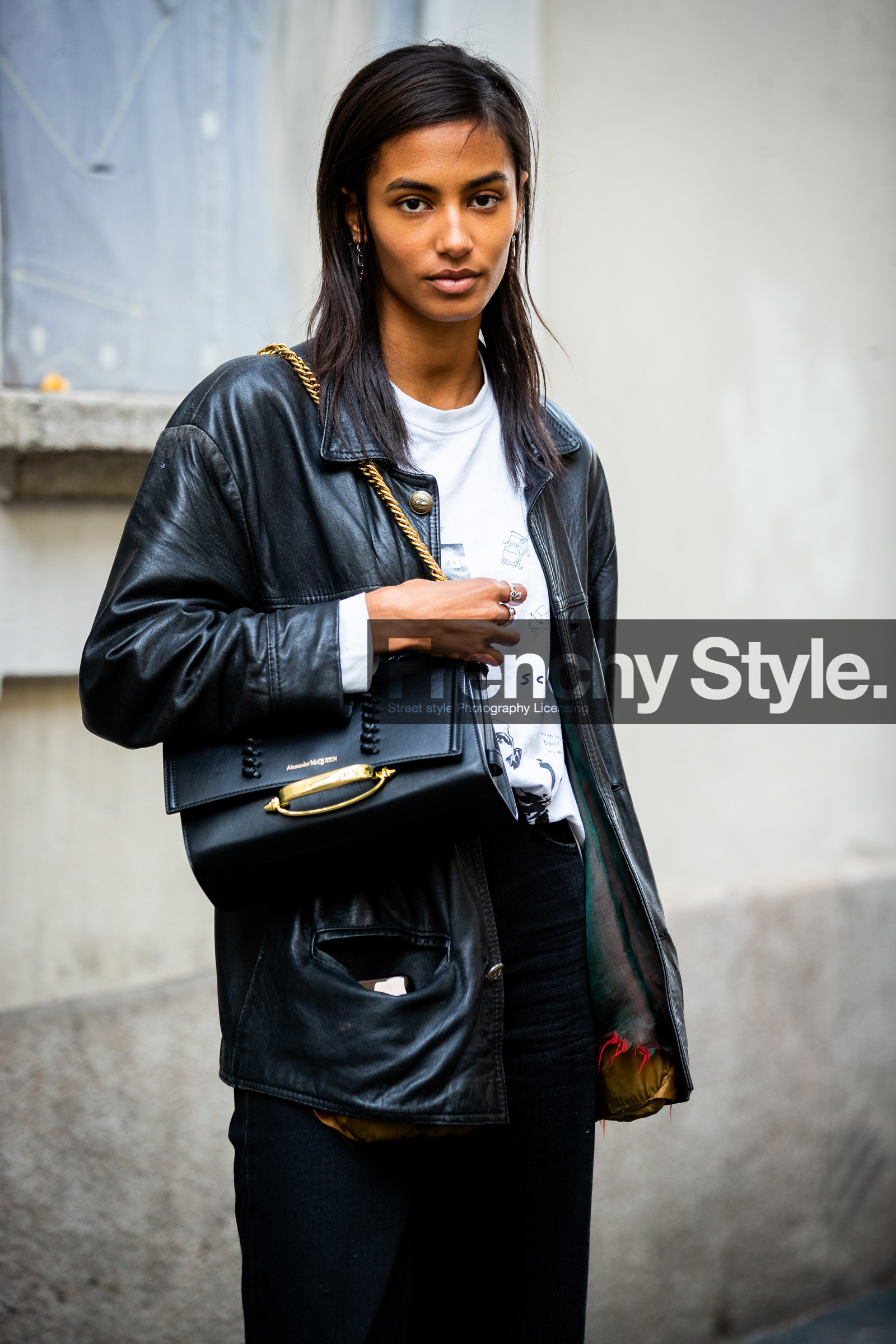 black leather bag, black leather jacket, black jeans, white t-shirt, alexander mcqueen bag, shoulder bag, vintage jacket, street style, jonathan paciullo, FW, frenchystyle, fashion week, MFW, MILAN, SPRING SUMMER 2021, SS 21, vertical, detail, model