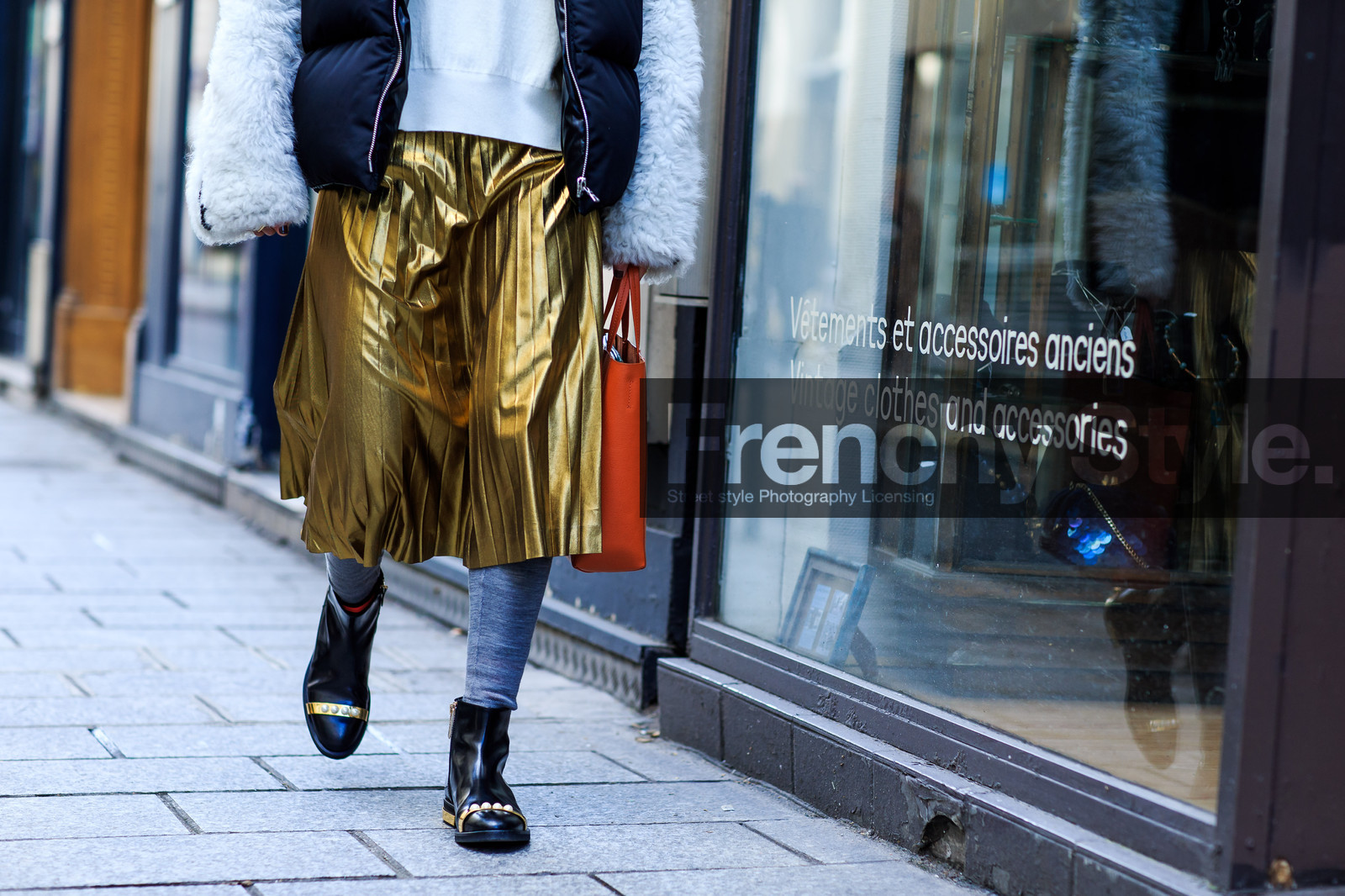 atmosphere details, AUTUMN WINTER 2016-2017, AW 16-17, black boots, céline, detail, down jacket, FALL WINTER 2016-2017, fashion week, frenchystyle, FW, FW 16-17, golden details, golden skirt, gucci, horizontal, jonathan paciullo, leather bag, leather boots, metallic skirt, orange bag, PARIS, PFW, pleated skirt, shearling, shiny skirt, street style, studs, white fur, white sweater