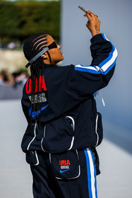 black sunglasses, jogging, lines, logo, mask sunglasses, navy jacket, navy pants, nike jacket, nike jogging, sport, sunglasses, street style, jonathan paciullo, FW, frenchystyle, fashion week, PFW, PARIS, SPRING SUMMER 2022, SS 22, vertical, atmosphere details