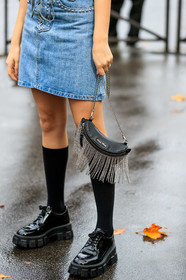 miu miu skirt, miu miu bag, denim skirt, mini skirt, light blue skirt, studs skirt, laced skirt, black socks, black polish shoes, prada shoes, big sole shoes, flat shoes, black leather bag, strassed bag, silvered chain strap bag, PARIS, PFW, SPRING SUMMER 2020, SS 20, fashion week, frenchystyle, FW, jonathan paciullo, street style, vertical, atmosphere details, detail