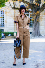 black bag, black shoes, brown jumpsuit, christian dior, fashion week, frenchystyle, full length, FW, graphic bag, high heels, jonathan paciullo, leather bag, leather shoes, leila yavari, monogram, PARIS, PFW, printed bag, SPRING SUMMER 2018, SS 18, street style, trousers, vertical