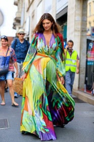 multicolor dress, long dress, long sleeves dress, balloon sleeves, printed dress, pleated dress, belted dress, hand bag, basket bag, low necked dress, silk dress, fashion week, frenchystyle, FW, jonathan paciullo, street style, MFW, MILAN, SPRING SUMMER 2020, SS 20