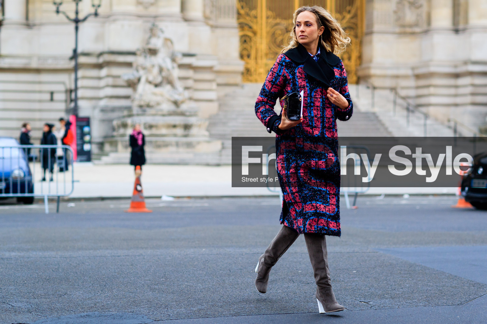 brown boots, high boots, high heels, leather bag, leather shoes, printed coat, fashion week, frenchystyle, FW, jonathan paciullo, street style, PFW, PARIS, SPRING SUMMER 2017, SS 17, HAUTE COUTURE, atmosphere details, full length, horizontal