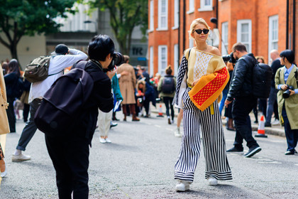 atmosphere details, beige sweater, caro daur, checked sweater, fashion week, frenchystyle, full length, FW, graphic pants, graphic sweater, horizontal, jonathan paciullo, jw anderson, leather shoes, LFW, LONDON, multicolor sweater, plaid, printed sweater, SPRING SUMMER 2018, SS 18, street style, striped pants, trousers, white sneakers