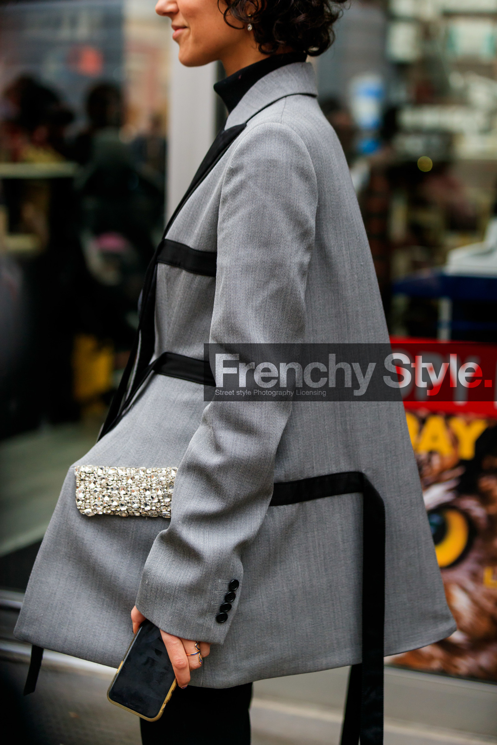 yasmin sewell, grey jacket, black jacket, oversize jacket, strassed jacket, black pullover, turtleneck pullover, striped jacket, close up detail, back details, fashion week, frenchystyle, FW, jonathan paciullo, street style, LFW, LONDON, AUTUMN WINTER 2020-2021, FALL WINTER 2020-2021, FW 20-21, vertical, atmosphere details, detail