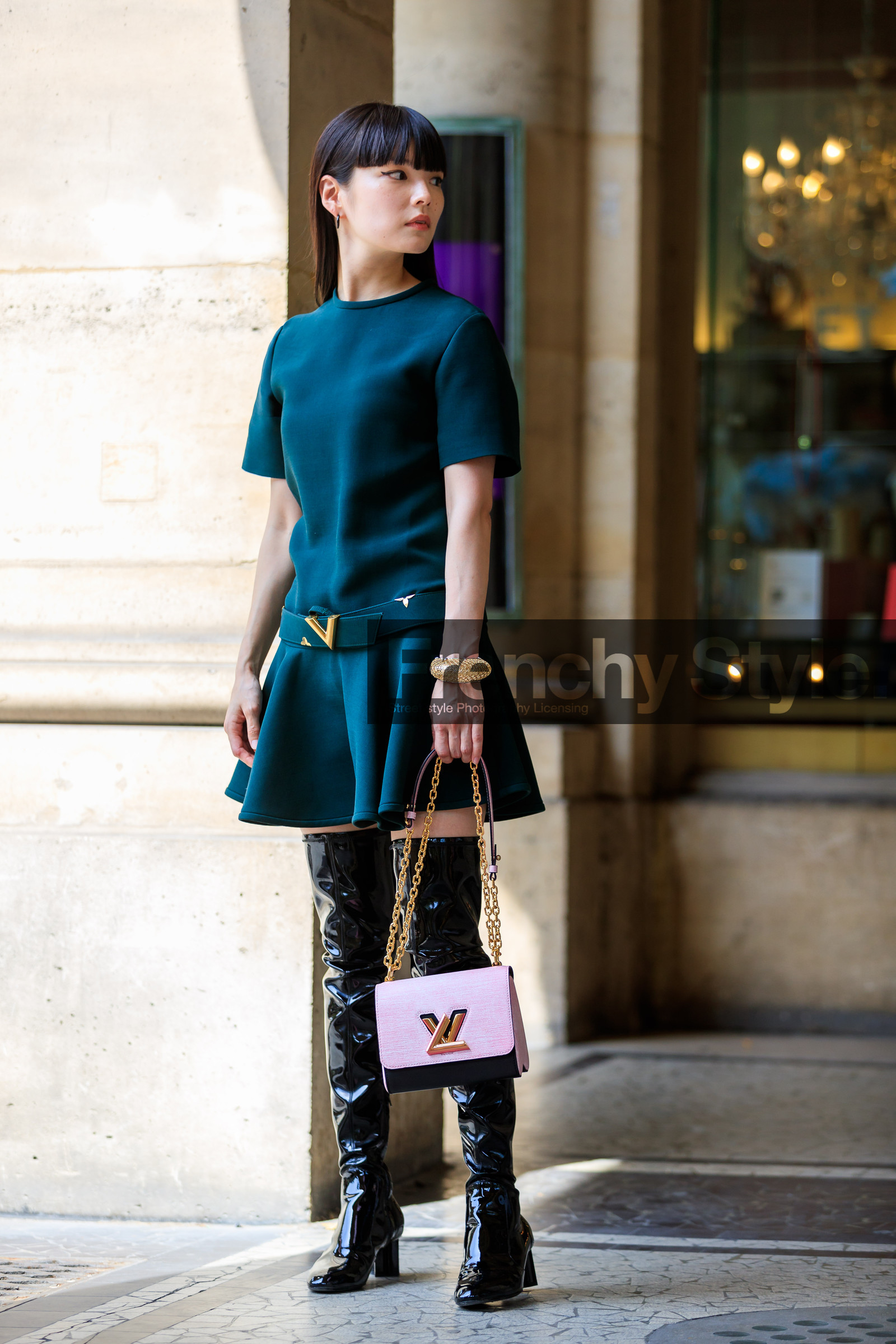 black boots, fashion week, frenchystyle, full length, FW, green dress, high boots, high heels, jonathan paciullo, kozue akimoto, leather bag, leather shoes, louis vuitton, MENSWEAR, PARIS, PFW, pink bag, SPRING SUMMER 2018, SS 18, street style, varnished leather shoes, vertical