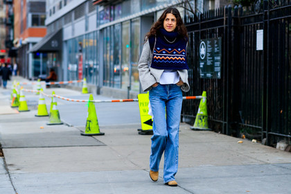 leather shoes, blue denim, blue sweater, denim pants, grey jacket, jeans, leandra medine, necklace, pearls, trousers, turtleneck sweater, frenchystyle, jonathan paciullo, street style, NYFW, NEW YORK, AUTUMN WINTER 2019-2020, AW 19-20, FALL WINTER 2019-2020, FW 19-20, fashion week, FW, atmosphere details, horizontal, full length