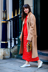animal print, fur bag, graphic skirt, leather bag, leather shoes, leopard print, printed skirt, red skirt, red sweater, white shoes, fashion week, frenchystyle, FW, jonathan paciullo, street style, LFW, LONDON, AUTUMN WINTER 2018-2019, AW 18-19, FALL WINTER 2018-2019, FW 18-19, vertical, full length, Kat Collings