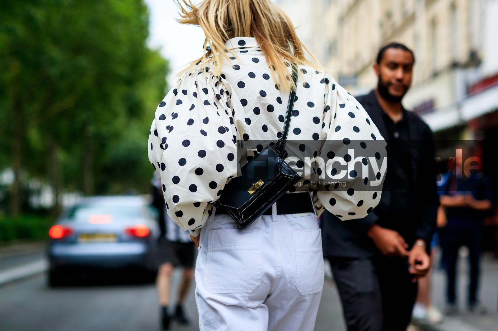 black bag, black belt, graphic shirt, leather bag, leather belt, polka dot, printed shirt, trousers, white pants, white shirt, fashion week, frenchystyle, FW, jonathan paciullo, street style, PFW, PARIS, horizontal, atmosphere details, detail, AUTUMN WINTER 2018-2019, FALL WINTER 2018-2019, FW 18-19