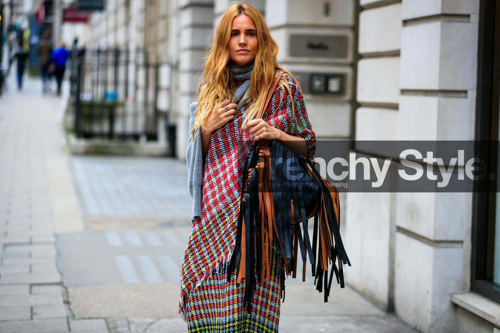 black bag, blanca miro scrimieri, camel bag, checked, fringes, graphic bag, graphic dress, knit dress, leather bag, plaid, printed bag, printed dress, red dress, street style, jonathan paciullo, FW, frenchystyle, fashion week, LFW, LONDON, AUTUMN WINTER 2019-2020, AW 19-20, FW 19-20, FALL WINTER 2019-2020, horizontal, atmosphere details, detail