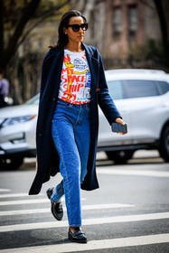 black sunglasses, orange font printed white tshirt, skinny blue jeans, navy blue long cardigan, black mocassins, fashion week, frenchystyle, FW, jonathan paciullo, street style, NYFW, NEW YORK, AUTUMN WINTER 2022-2023, FALL WINTER 2022_2023, FW 22-23, vertical, full length
