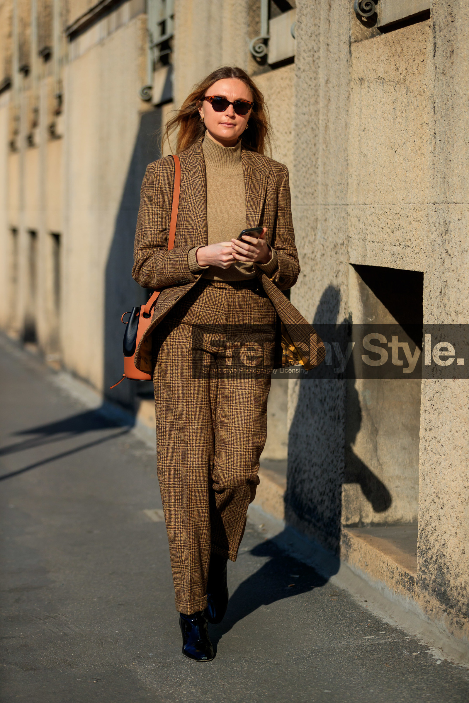 scale sunglasses, beige pants, beige pullover, beige jacket, checked jacket, checked pants, brown jacket, brown pants, turtleneck pullover, camel leather bag, black leather bag, bicolor bag, loewe bag, shoulder bag, black polish boots, fashion week, frenchystyle, FW, jonathan paciullo, street style, MFW, MILAN, AUTUMN WINTER 2020-2021, FALL WINTER 2020-2021, FW 20-21, vertical, full length
