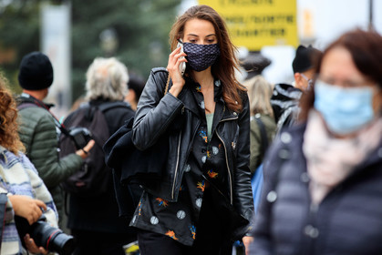 camille hurel, black leather perfecto, black shirt, japenese style shirt, chinese signs printed shirt, covid face mask, PARIS, PFW, fashion week, frenchystyle, FW, jonathan paciullo, street style, SPRING SUMMER 2021, SS 21, horizontal, atmosphere details, detail, model