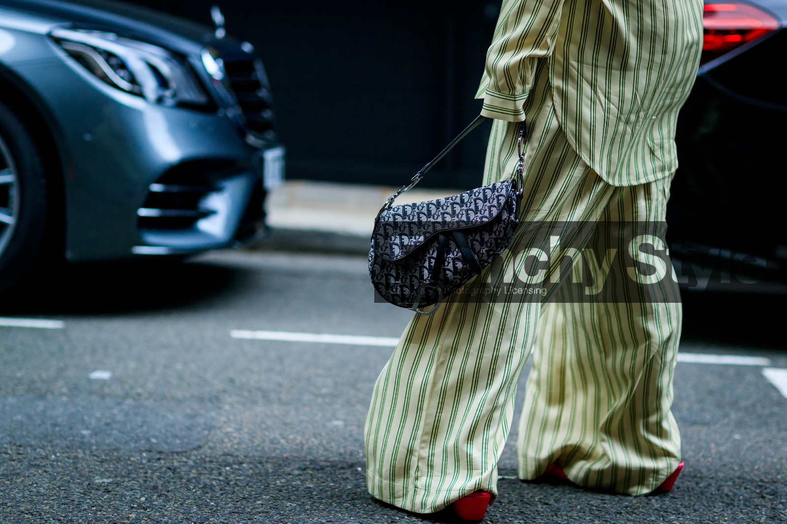 black bag, christian dior, graphic bag, graphic pants, graphic shirt, green pants, green shirt, leather bag, monogram, pajamas, printed bag, printed pants, printed shirt, saddle bag, striped pants, striped shirt, trousers, fashion week, frenchystyle, FW, jonathan paciullo, street style, LFW, LONDON, SPRING SUMMER 2019, SS 19, atmosphere details, horizontal, detail