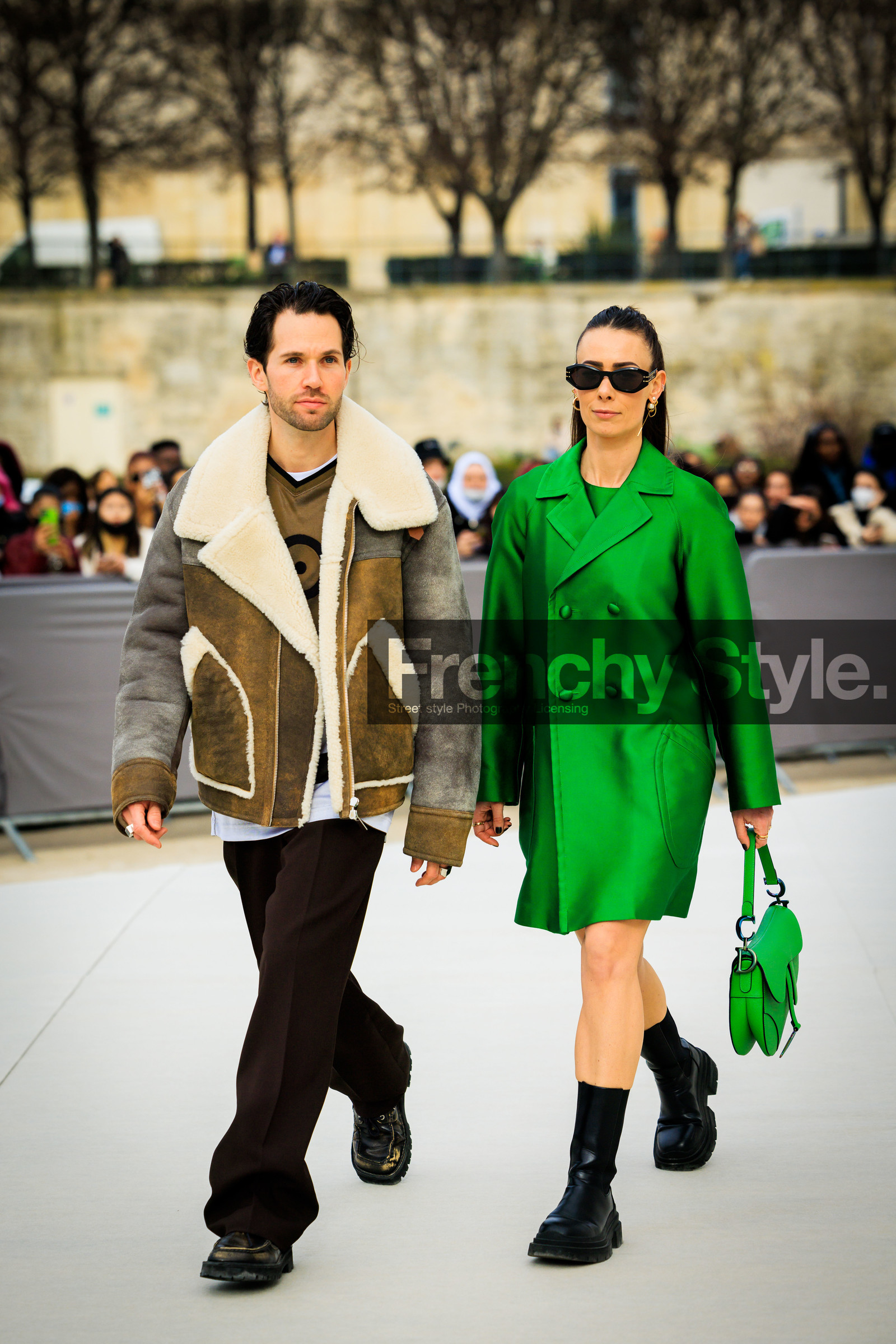 green coat, green saddle bag, dior bag, dior, leather jacket, puffed jacket, brown shirt black pants, black shoes, leather boots, bottines, black sunglasses, alice & j.s, alice barbier, JS roques, fashion week, frenchystyle, FW, jonathan paciullo, street style, AUTUMN WINTER 2022-2023, FALL WINTER 2022_2023, FW 22-23, PFW, PARIS, vertical, full length