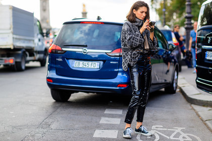 atmosphere details, beige bag, black pants, black sneakers, converse, diletta bonaiuti, fashion week, frenchystyle, full length, FW, grey sweater, horizontal, jonathan paciullo, leather bag, leather pants, leather shoes, PARIS, PFW, printed sweater, SPRING SUMMER 2017, SS 17, street style, studded bag, trousers, turtleneck sweater, varnished leather