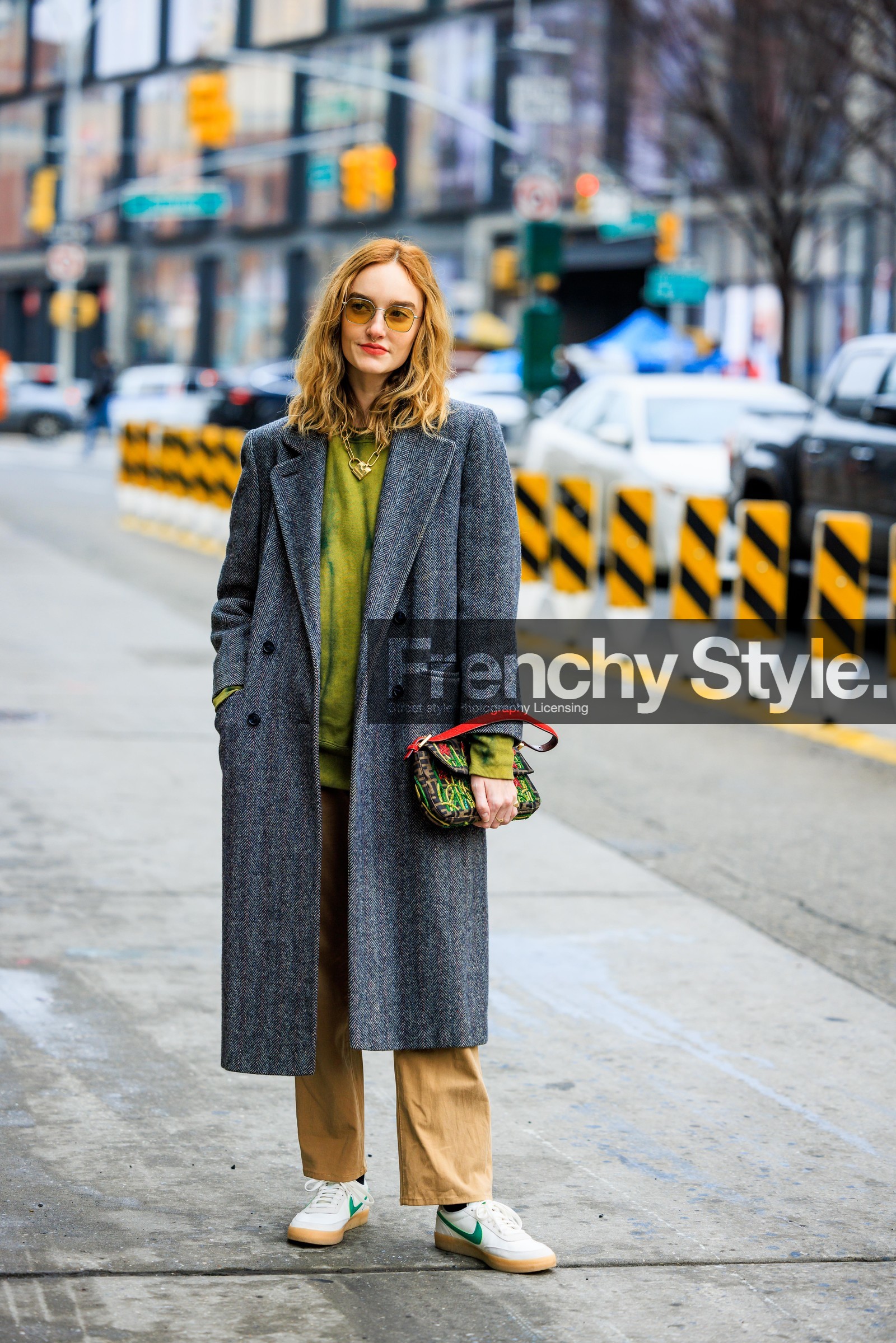green jumper, tie dye jumper, grey coat, black buttoned coat, buttoned trench, yellow sunglasses, baguette fendi bag, chain necklace, fendi vintage bag, fendi logo bag, beige pants, straight cut pants, blacn and white sneakers, nike sneakers, hannah baxter, street style, jonathan paciullo, FW, frenchystyle, fashion week, NYFW, NEW YORK, AUTUMN WINTER 2022-2023, FALL WINTER 2022_2023, FW 22-23, vertical, full length