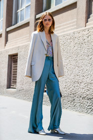 blazer, blue pants, leather shoes, over the shoulder, shiny boots, silver shoes, sunglasses, trousers, white jacket, fashion week, frenchystyle, FW, jonathan paciullo, street style, PFW, PARIS, vertical, full length, AUTUMN WINTER 2018-2019, FALL WINTER 2018-2019, FW 18-19