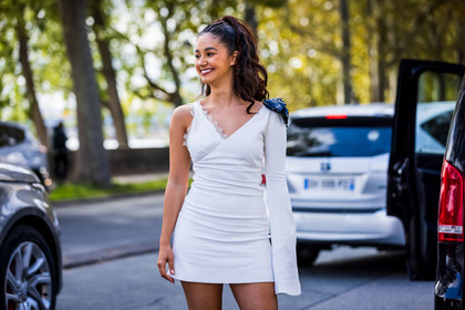 asymetric dress, dress, Lena Mahfouf, mini dress, white dress, lace, brooch, fashion week, frenchystyle, FW, jonathan paciullo, street style, PFW, PARIS, SPRING SUMMER 2022, SS 22, atmosphere details, horizontal