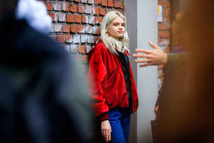 atmosphere details, AUTUMN WINTER 2017-2018, AW 17-18, blue denim, bomber jacket, denim pants, detail, FALL WINTER 2017-2018, fashion week, frenchystyle, FW, FW 17-18, horizontal, jeans, jonathan paciullo, MFW, MILAN, model, red jacket, street style, trousers