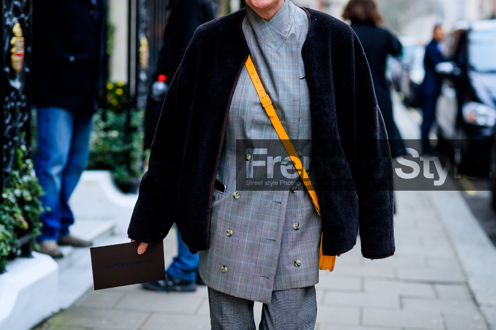 atmosphere details, AUTUMN WINTER 2017-2018, AW 17-18, black jacket, detail, FALL WINTER 2017-2018, fashion week, frenchystyle, fur jacket, FW, FW 17-18, grey shirt, horizontal, jonathan paciullo, leather bag, LFW, LONDON, orane, orange bag, shearling, street style, trousers, yellow bag