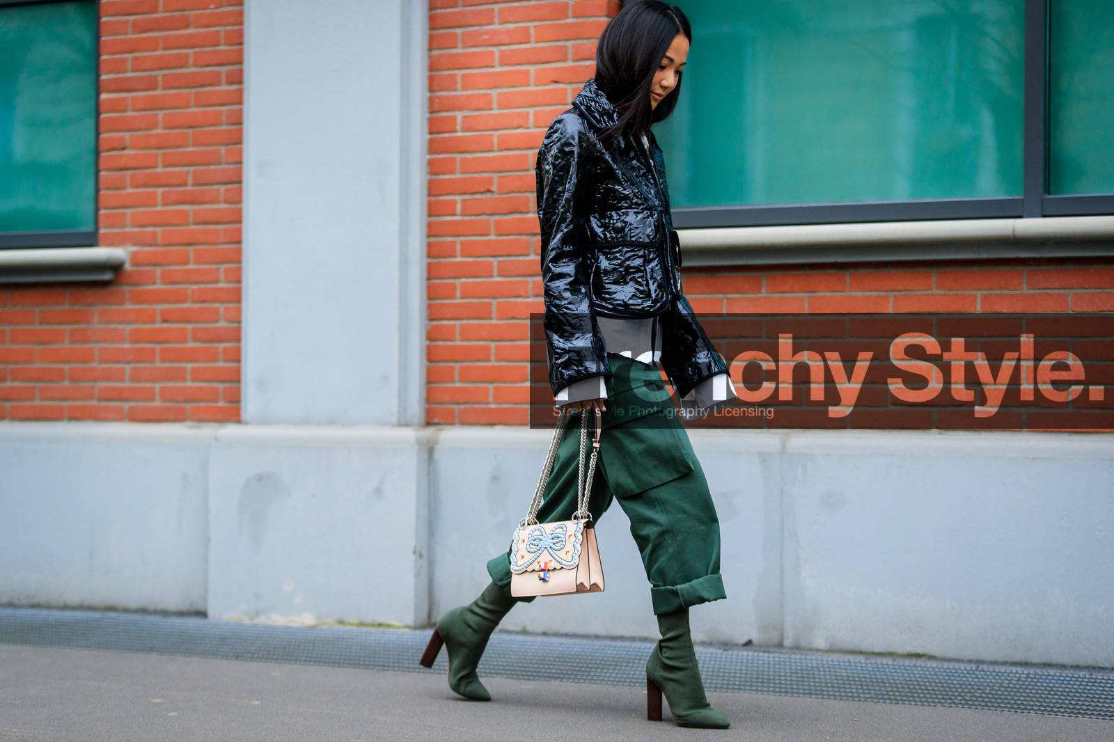 atmosphere details, AUTUMN WINTER 2017-2018, AW 17-18, black jacket, embroidered bag, FALL WINTER 2017-2018, fashion week, fendi, frenchystyle, full length, FW, FW 17-18, green boots, green pants, high heels, horizontal, jonathan paciullo, leather bag, leather jacket, leather shoes, MFW, MILAN, pink bag, street style, trousers, varnished leather, vinyl, white shirt, yoyo cao