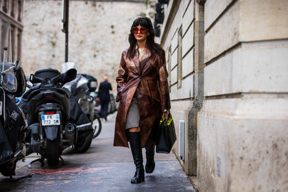 bag, black bag, black boots, boots, brown coat, coat, gucci bag, leather bag, leather boots, leather coat, long coat, Maria Bernad, oversize sunglasses, patchwork, red sunglasses, sunglasses, street style, jonathan paciullo, FW, frenchystyle, fashion week, PFW, PARIS, SPRING SUMMER 2022, SS 22, horizontal, atmosphere details, full length