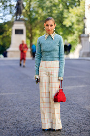 jenny walton, checked shirt, beige shirt, light blue pullover, white pants, tailored pants, flare pants, checked pants, red bag, hand bag, fur bag, vintage collar, dangling earrings, plastic earrings, white earrings, fashion week, frenchystyle, FW, jonathan paciullo, street style, vertical, full length