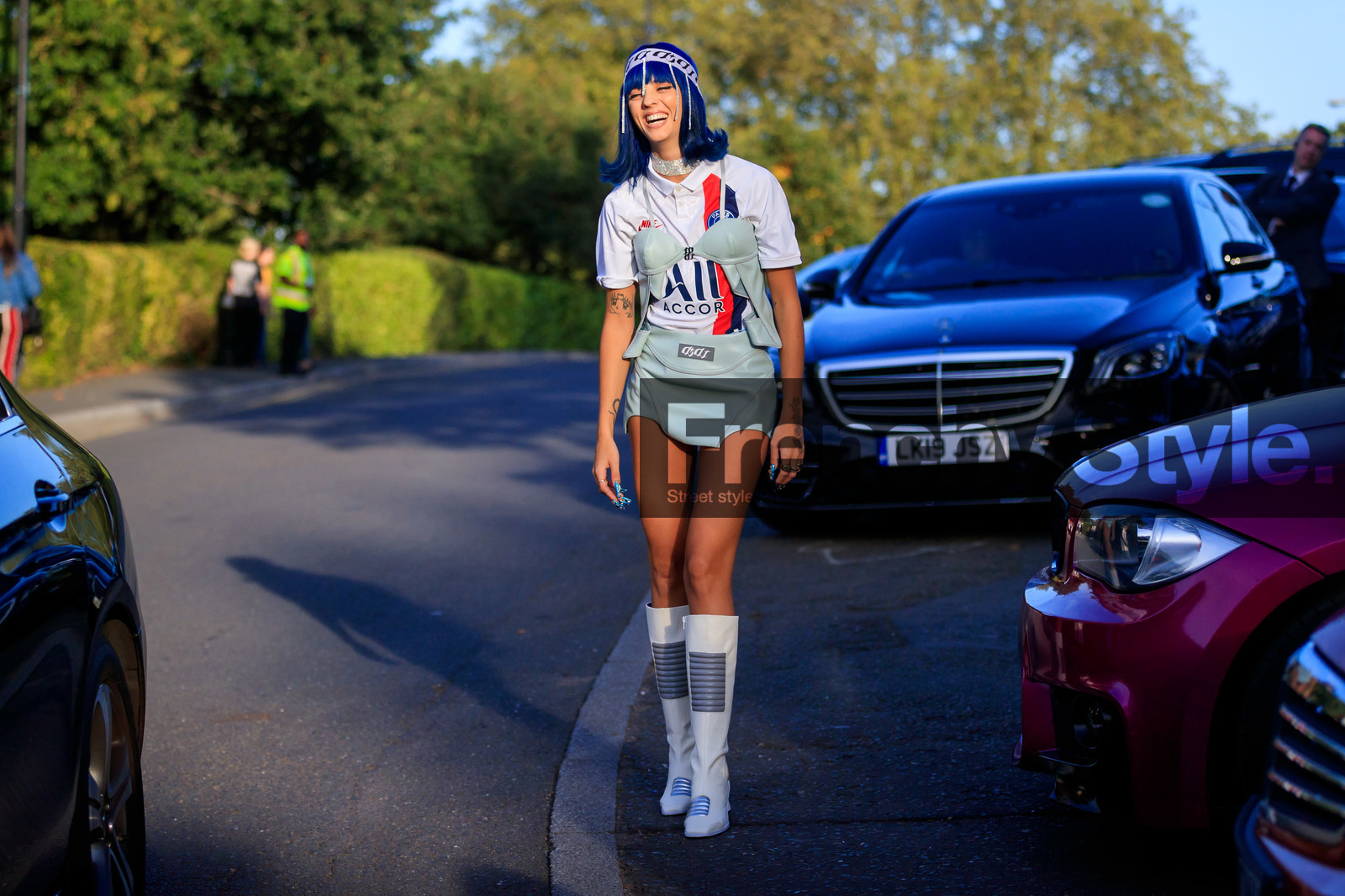 sita abellan, sportswear, sport t-shirt, football t-shirt, white t-shirt, printed t-shirt, navy blue hair, hair details, strassed headband, leather bra, leather skirt, light blue skirt, mini skirt, nails details, strassed nails, strassed chocker, big chocker, white leather boots, high boots, silvered boots, fashion week, frenchystyle, FW, jonathan paciullo, street style, atmosphere details, horizontal, full length