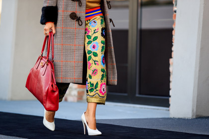brown coat, checked, embroideries, floral, flowers, graphic jacket, graphic pants, gucci, high heels, leather bag, leather shoes, plaid, printed jacket, printed pants, red bag, trousers, white shoes, yellow jacket, yellow pants, fashion week, frenchystyle, FW, jonathan paciullo, street style, MFW, MILAN, AUTUMN WINTER 2018-2019, FALL WINTER 2018-2019, FW 18-19, horizontal, atmosphere details, thassia naves