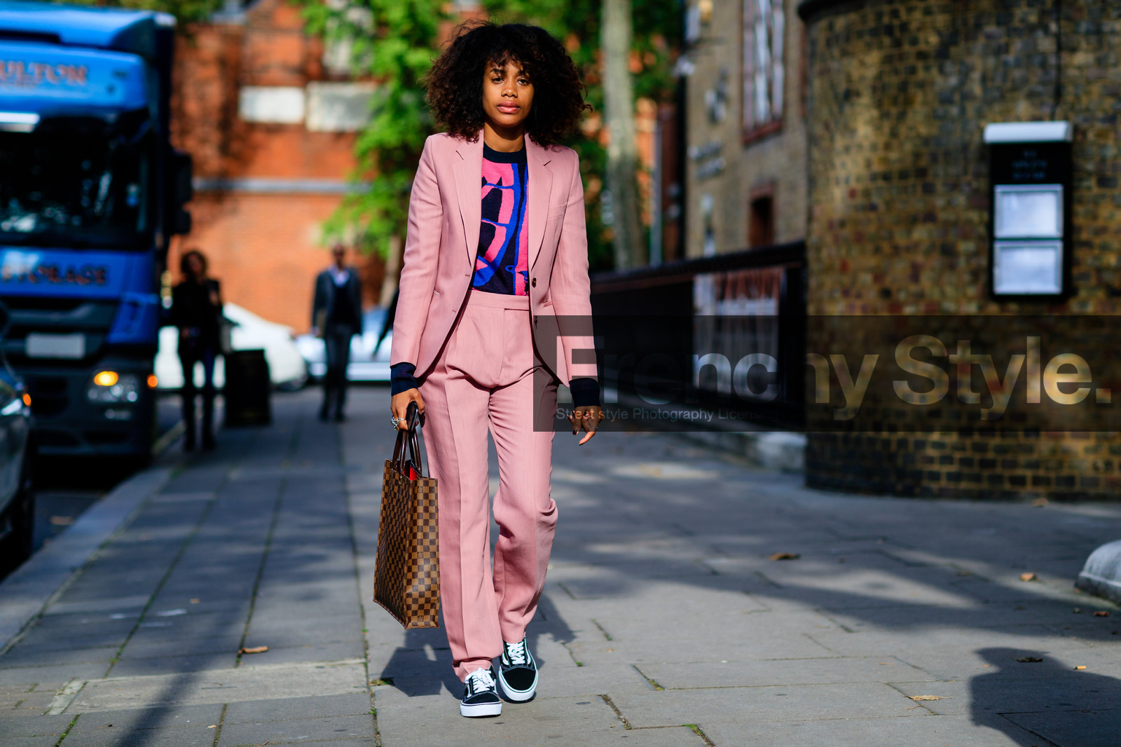 atmosphere details, black sneakers, blazer, brown bag, fashion week, frenchystyle, full length, FW, graphic bag, horizontal, jan-michael quammie, jonathan paciullo, leather bag, LFW, LONDON, louis vuitton, monogram, pink jacket, pink pants, pink suit, plaid, printed bag, printed sweater, rings, SPRING SUMMER 2017, SS 17, street style, suede shoes, tote bag, trousers, vans, woman