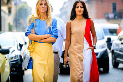 ada kokosar, blue bag, blue top, bracelet, bulgari, earrings, leather bag, necklace, watch, yellow skirt, beige dress, graphic dress, nausheen shah, necklace, printed dress, red dress, watch, fashion week, frenchystyle, FW, jonathan paciullo, street style, MFW, MILAN, SPRING SUMMER 2019, SS 19, atmosphere details, horizontal, detail