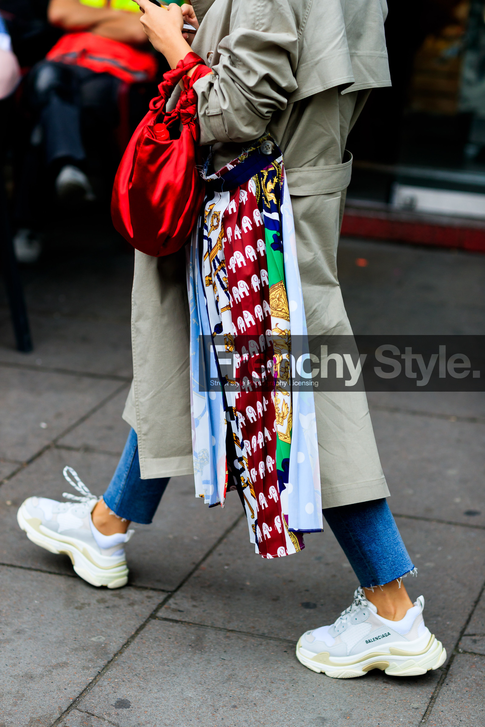 balenciaga, beige coat, blue denim, denim pants, jeans, leather bag, leather shoes, multicolor scarf, printed scarf, red bag, trench coat, trousers, white sneakers, fashion week, frenchystyle, FW, jonathan paciullo, street style, LFW, LONDON, SPRING SUMMER 2019, SS 19, vertical, detail, atmosphere details