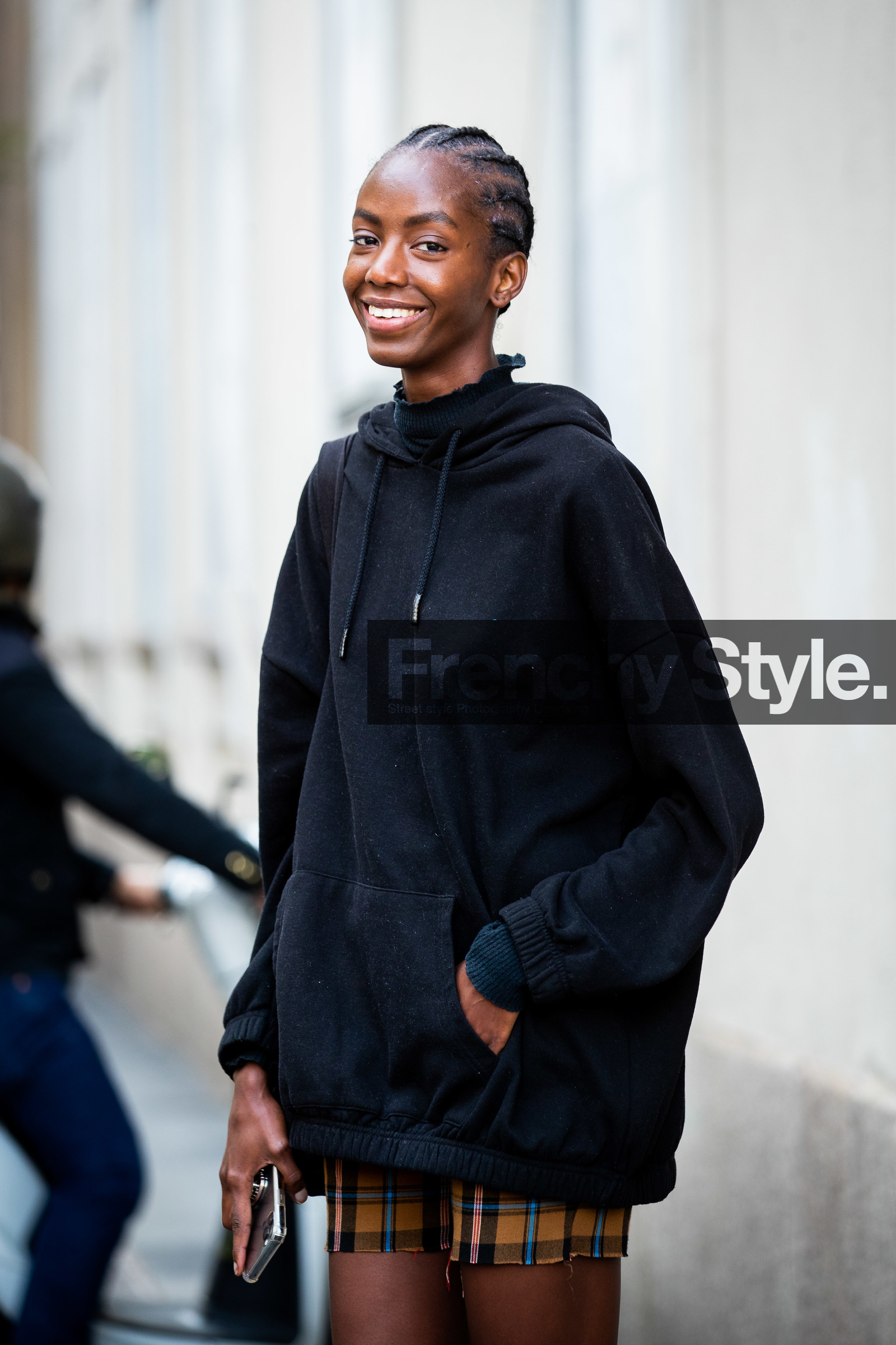 black hoodie, black leather boots, checked shorts, camel shorts, beige shorts, used shorts, street style, jonathan paciullo, FW, frenchystyle, fashion week, MFW, MILAN, SPRING SUMMER 2021, SS 21, vertical, detail, model