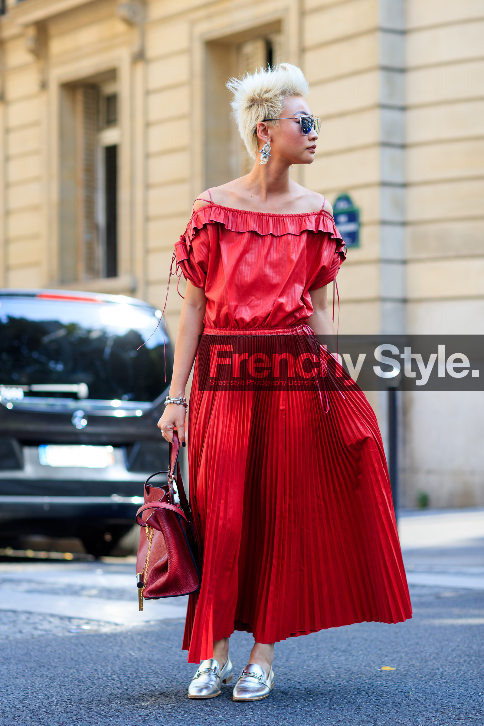 fashion week, frenchystyle, full length, FW, jonathan paciullo, leather bag, leather shoes, MENSWEAR, PARIS, PFW, red bag, red jumpsuit, shiny shoes, silver shoes, SPRING SUMMER 2018, SS 18, street style, sunglasses, vertical