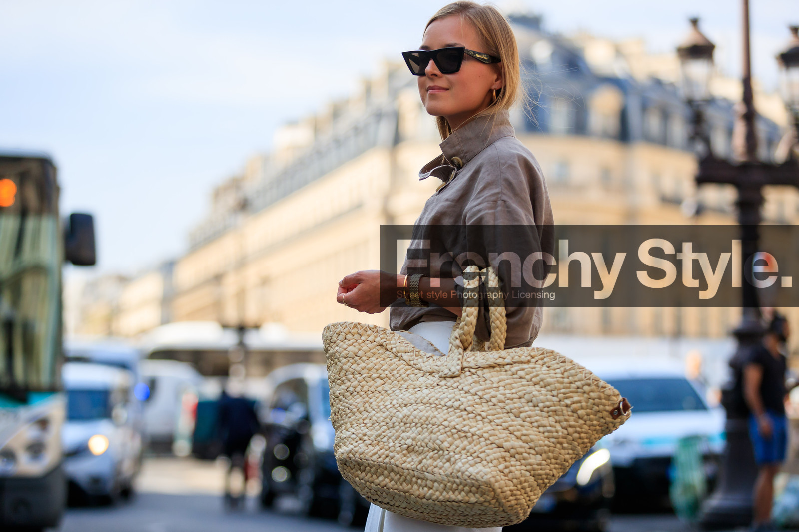 basket, brown shirt, leather bag, sunglasses, fashion week, frenchystyle, FW, jonathan paciullo, street style, PFW, PARIS, atmosphere details, horizontal, detail, AUTUMN WINTER 2018-2019, FALL WINTER 2018-2019, FW 18-19