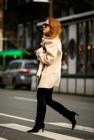 cream oversized coat, black heeled high boots, flared black pants, black sunglasses, fashion week, frenchystyle, FW, jonathan paciullo, street style, NYFW, NEW YORK, AUTUMN WINTER 2022-2023, FALL WINTER 2022_2023, FW 22-23, vertical, full length