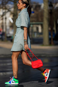 hera pradel, red polish bag, quilted bag, nike shoes, green sneakers, red sneakers, blue sneakers, multicolor sneakers, tatoo, strassed bangle, strassed bracelet, big bangle, big bracelet, golden chain bracelet, light blue skirt, checked skirt, checked dress, light blue dress, tweed dress, short sleeves dress, mini dress, chanel bag, chanel bracelet, chanel dress, fashion week, frenchystyle, FW, jonathan paciullo, street style, PFW, PARIS, vertical, atmosphere details, detail