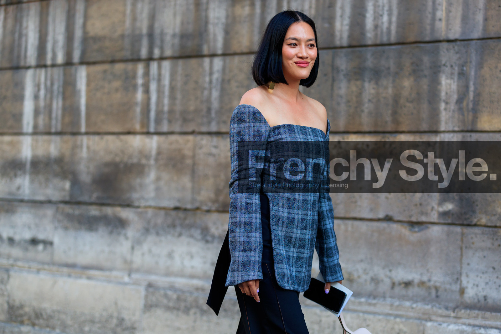 black pants, checked, graphic top, grey top, off the shoulder, plaid, printed top, trousers, fashion week, frenchystyle, FW, jonathan paciullo, street style, PFW, PARIS, horizontal, atmosphere details, detail, AUTUMN WINTER 2018-2019, FALL WINTER 2018-2019, FW 18-19, Tiffany Hsu