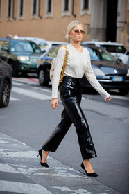white pullover, white leather bag, golden chain strap bag, shoulder bag, big chain strap bag, bottega veneta bag, polish pants, black pants, black polish pants, philosophy pants, suede pumps, black pumps, metalic frame sunglasses, small sunglasses, caro daur, street style, jonathan paciullo, FW, frenchystyle, fashion week, MFW, MILAN, SPRING SUMMER 2021, SS 21, vertical, full length
