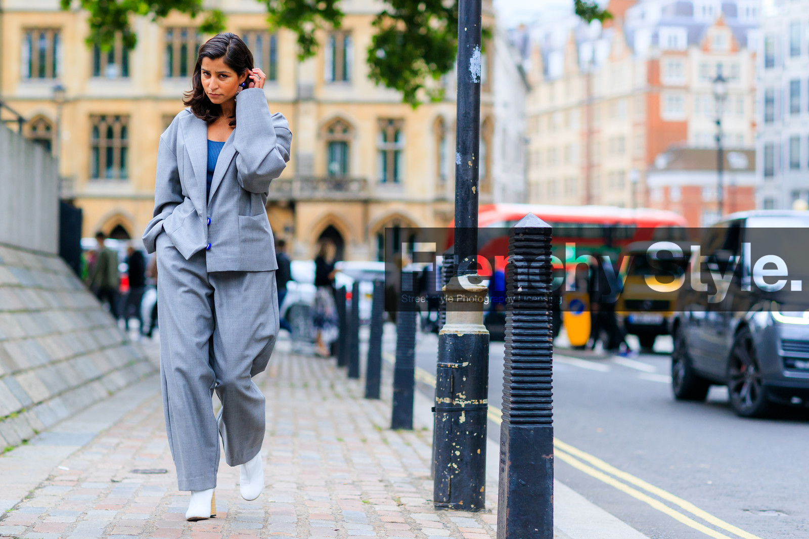 atmosphere details, blazer, fashion week, frenchystyle, full length, FW, grey jacket, grey pants, grey suit, horizontal, jonathan paciullo, leather shoes, LFW, LONDON, oversize, SPRING SUMMER 2018, SS 18, street style, trousers, white shoes