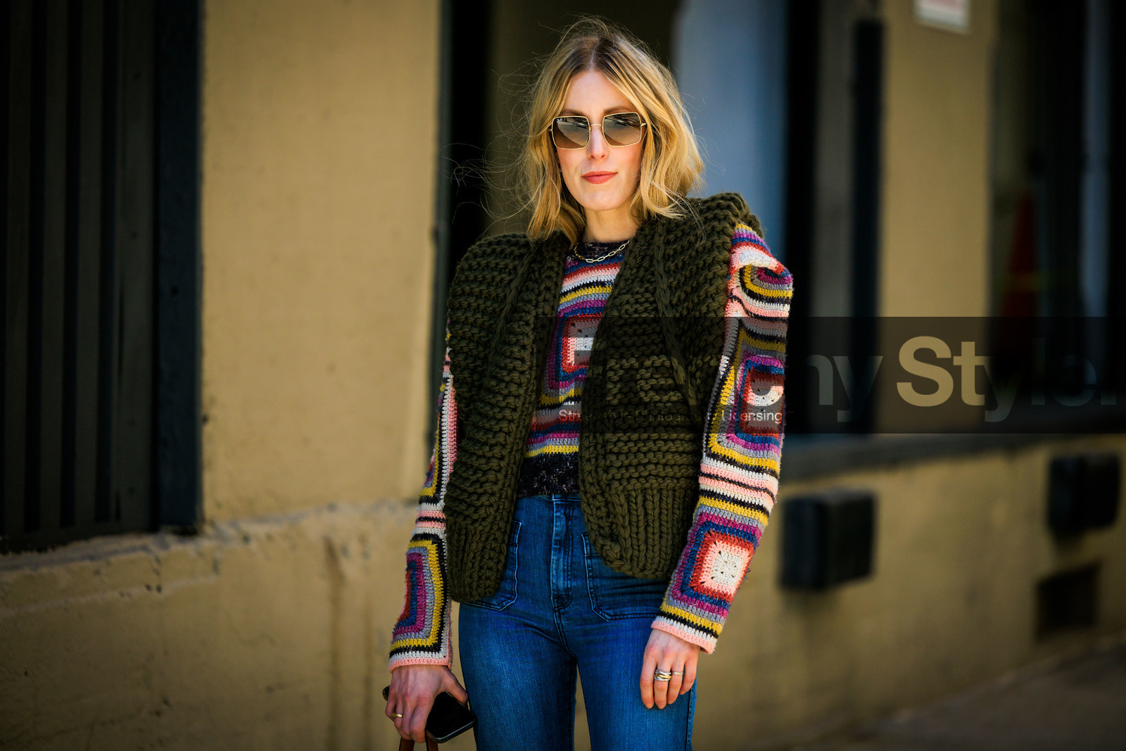 wideleg blue jeans, kaki sleveless veste, knitted multicolor jumper, knits, knitwear, rayban sunglasses, 70S look, fashion week, frenchystyle, FW, jonathan paciullo, street style, NYFW, NEW YORK, AUTUMN WINTER 2022-2023, FALL WINTER 2022_2023, FW 22-23, atmosphere details, horizontal