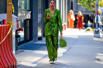 glitter, graphic bag, green bag, green jacket, green pants, green suit, leather bag, leather shoes, louis vuitton, monogram, necklace, printed bag, sequined jacket, sequined pants, shiny pants, tone on tone, total look green, trousers, white shoes, white sneakers, fashion week, frenchystyle, FW, jonathan paciullo, street style, NEW YORK, NYFW, SPRING SUMMER 2020, SS 20, horizontal, atmosphere details, detail