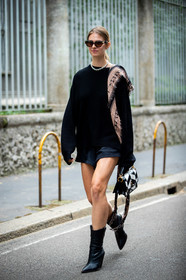 black pullover, black shorts, black leather bag, black leather boots, scale sunglasses, bottega veneta bag, white leather bag, checked bag, patchwork bag, hand bag, cowboy boots, low boots, silvered necklace, big chain necklace, brown scarf, jacqueline zelwis, street style, jonathan paciullo, FW, frenchystyle, fashion week, MFW, MILAN, SPRING SUMMER 2021, SS 21, vertical, full length