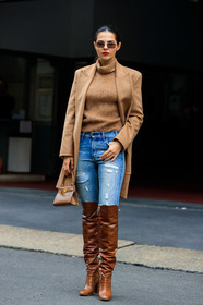 doina ciobanu, max mara boots, max mara coat, max mara pullover, beige coat, long coat, beige pullover, turtleneck pullover, brown leather boots, animal skin boots, high boots, high heels boots, blue jeans, denim, beige leather bag, hand bag, mini bag, aviator sunglasses, metalic frame sunglasses, square shape glasses, fashion week, frenchystyle, FW, jonathan paciullo, street style, MFW, MILAN, SPRING SUMMER 2020, SS 20