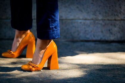 atmosphere details, blue pants, detail, fashion week, frenchystyle, FW, high heels, horizontal, jonathan paciullo, leather shoes, NEW YORK, NYFW, orange shoes, SPRING SUMMER 2018, SS 18, street style, trousers, yellow shoes