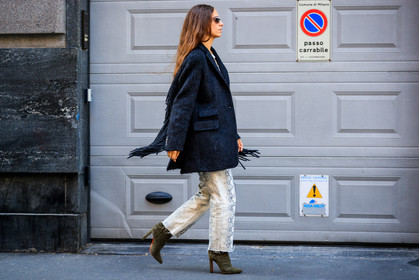 animal print, beige pants, black jacket, erika boldrin, fringes, graphic pants, green boots, high heels, leather shoes, printed pants, snake print, sunglasses, trousers, street style, jonathan paciullo, FW, frenchystyle, fashion week, MFW, MILAN, SPRING SUMMER 2019, SS 19, atmosphere details, horizontal, full length